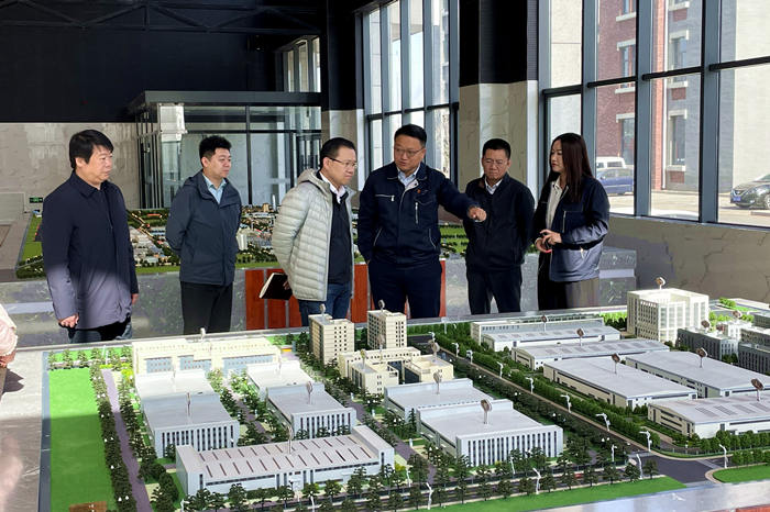 市發改委領導到航空集團開展調研座談