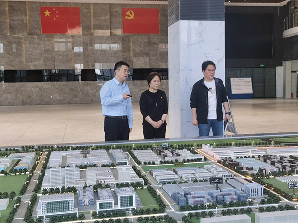 探索校企合作新路徑 攜手并進共謀發展｜沈陽開放大學黨委書記馬麗一行到集團開展交流座談